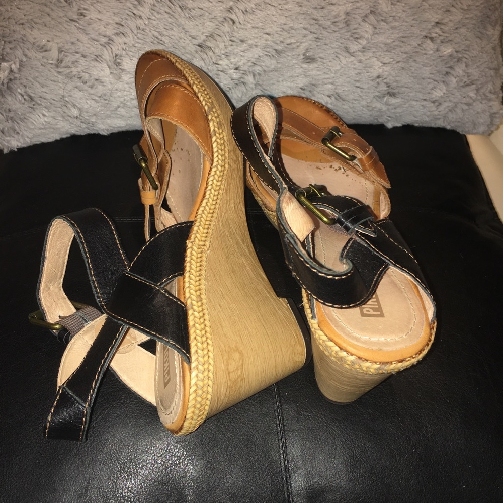 Pikolinos leather sandals